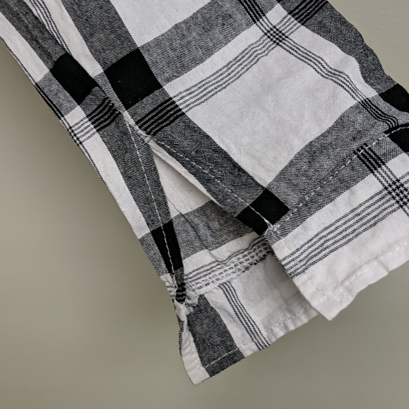 Too - Picture 2 of 3